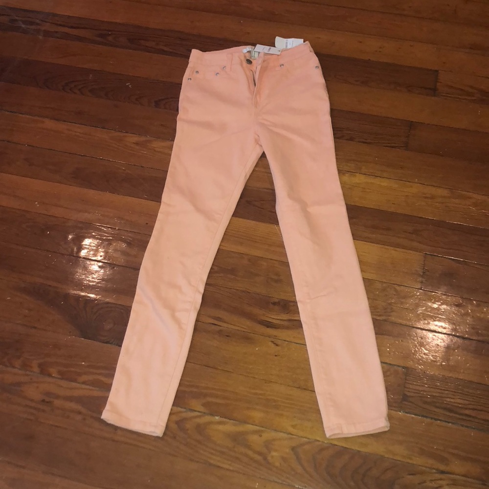 Never worn! Salmon stretchy Jean